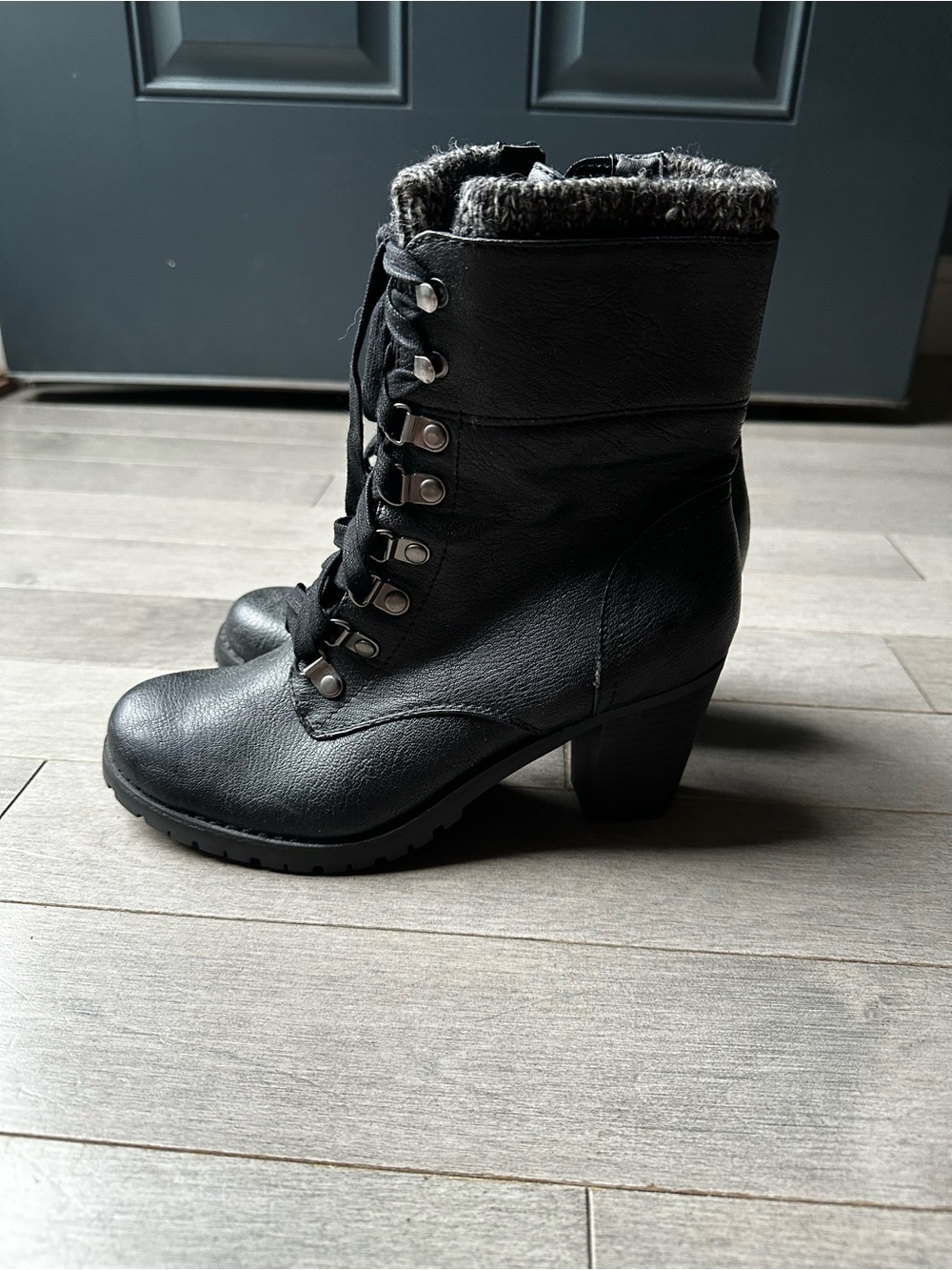 Women’s GH Bass Black Ms Zee Lace Up Block Heel Combat Boot Side Zipper 7.5